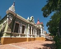 Отель Федор Шаляпин в Евпатории, вид снаружи Отель Федор Шаляпин (Евпатория)