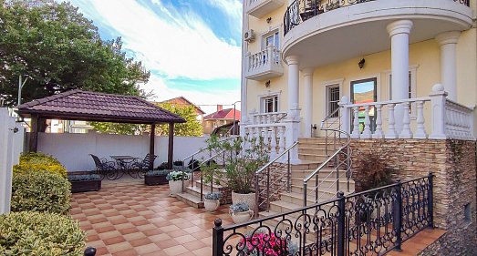 Отель Страсс Геленджик - официальный сайт