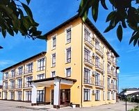 Отель Папа в Гудауте, вид снаружи Отель Папа (Гудаута)
