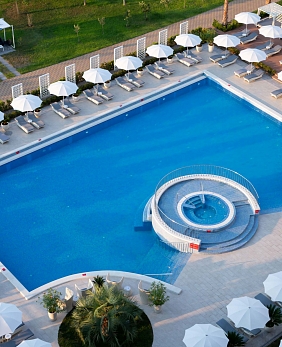 Отели Сочи с бассейном 