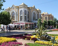Отель PANinter Hotel & Mineral Spa в Кисловодске, вид снаружи Отель PANinter Hotel & Mineral Spa (Кисловодск)