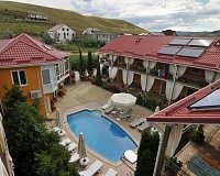 Отель Коктевилль в Феодосии, вид снаружи Отель Коктевилль (Феодосия)