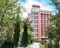 Санаторий Голубая даль в Геленджике, вид снаружи Санаторий Голубая даль (Геленджик)