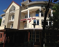 Отель Алая Роза в Дагомысе, вид снаружи Отель Алая Роза (Дагомыс)