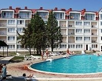 Отель Крымское Приморье в Феодосии, вид снаружи Отель Крымское Приморье (Феодосия)