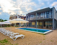 Отель Green Land Hotel в Гагре, вид снаружи Отель Green Land Hotel (Гагра)