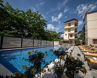 Отель Chveni Ezo в Кобулети, вид снаружи Отель Chveni Ezo (Кобулети)