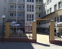 Отель Никос в Саки, вид снаружи Отель Никос (Саки)