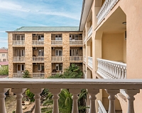 Отель Мадагаскар в Дагомысе, вид снаружи Отель Мадагаскар (Дагомыс)