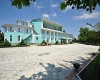 Отель Солнечный в Николаевке, вид снаружи Отель Солнечный (Николаевка)