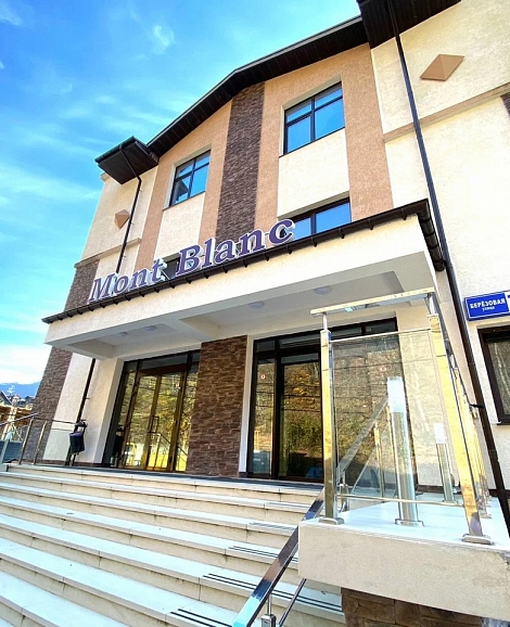 Отель «Мон Блан» Эсто-Садок