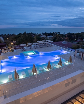 Отели Сочи 5 звезд с бассейном