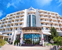 Санаторий Октябрьский в Сочи, вид снаружи Санаторий Октябрьский (Сочи)