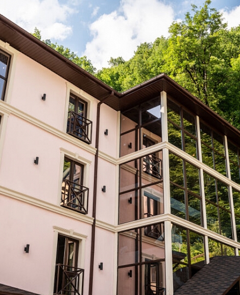 Апарт-отель «Тройка» Эсто-Садок (Красная Поляна)