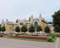 Санаторий Главные нарзанные ванны в Кисловодске, вид снаружи Санаторий Главные нарзанные ванны (Кисловодск)