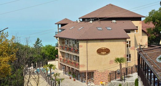 Отель Лоо Де Люкс Лоо - официальный сайт