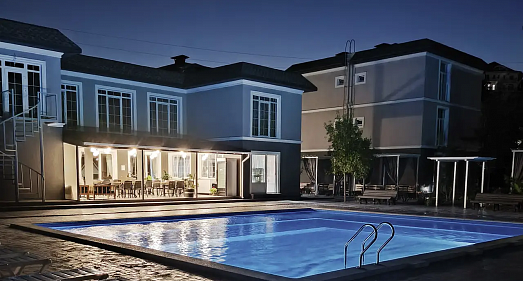 Отель Средиземье Лоо - официальный сайт