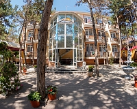 Отель Арпат в Крыму, вид снаружи Отель Арпат (Крым)